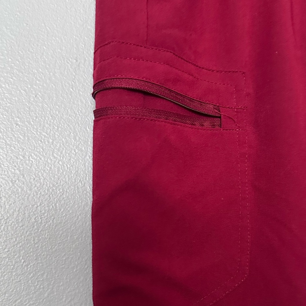 Jogger Scrub Set ( Burgundy) - Picture 11 of 17